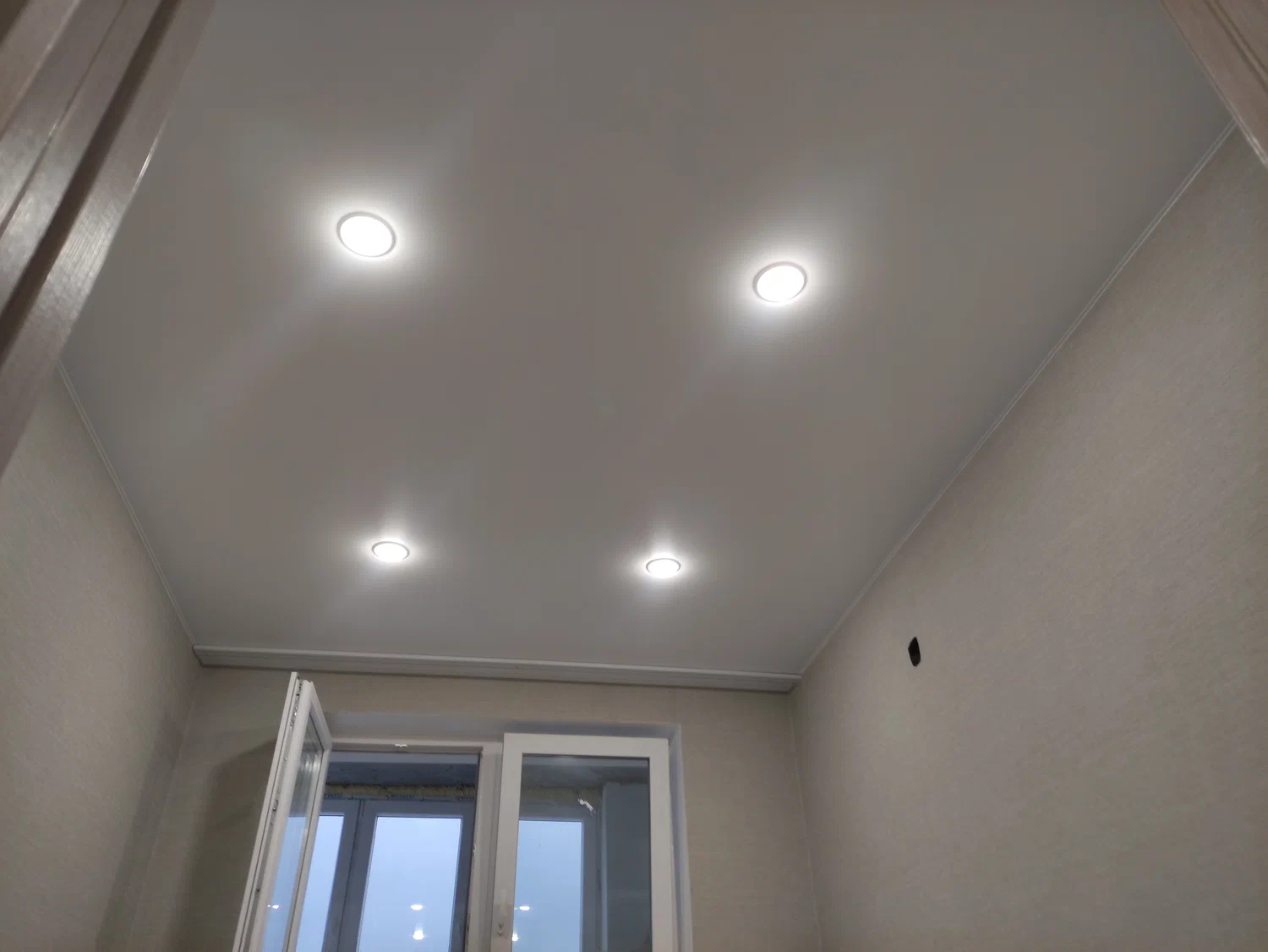 скидки и акции на натяжные потолки